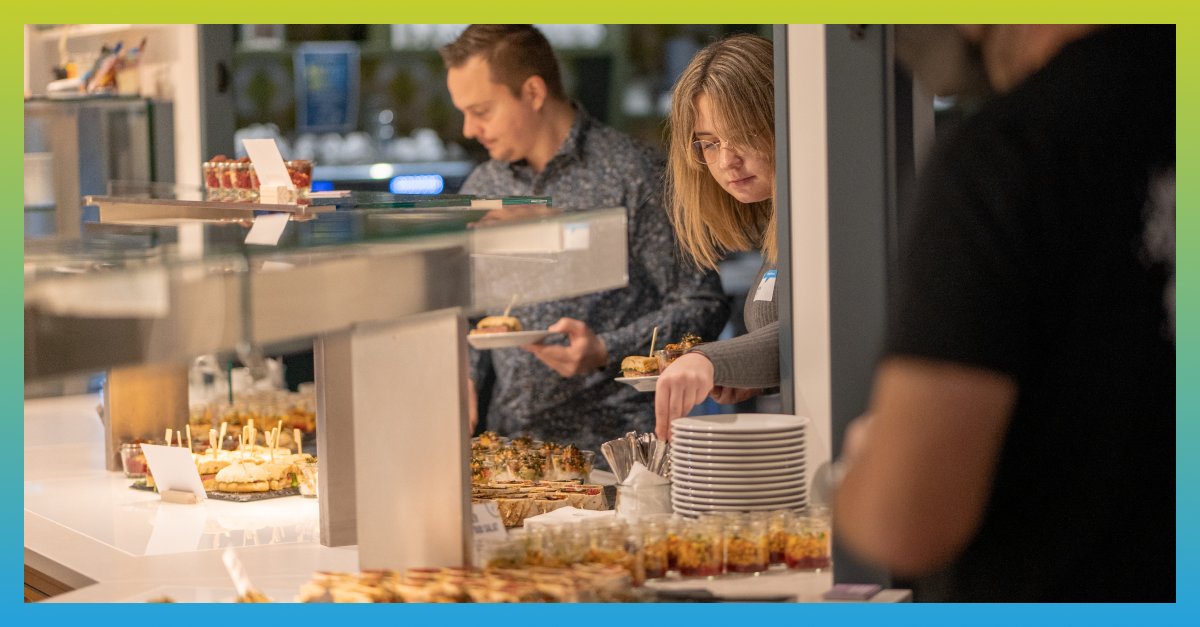 Hören wir da etwa gerade, wie dein Magen knurrt? 😯 Dann wird es höchste Zeit für eine Mittagspause – die perfekte Gelegenheit, um die anderen Teilnehmer*innen kennenzulernen. 🤗

Um 13:45 Uhr geht es mit der Keynote von Mark Cruth weiter. 

#networking #t4at #agile #t4at22