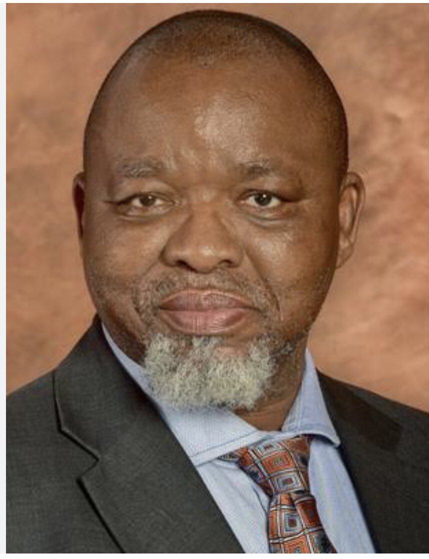 Appreciation tweet for Gwede Mantashe who played a very significant role in saving South Africa from the criminal RET vultures.  He is the chairperson President Cyril Ramaphosa will need next to him. South Africans salute you <a href="/GwedeMantashe1/">Gwede Mantashe</a> 
#Renew22