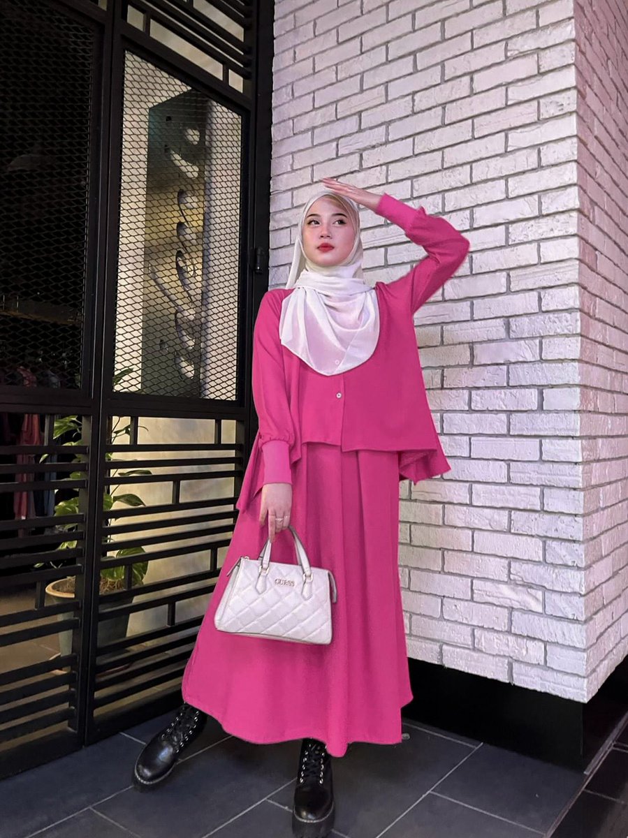 AlmariFloret's tweet photo. "I nak beli baju pink"
"You kan dah ada baju pink"

Say no more, in need of

- light pink
- baby pink
- fuchsia
- hot pink/ rose red

Eh banyak lagi pink sbenarnyaaa

Setuju tak girls? 😆 https://t.co/HZSpilChrS