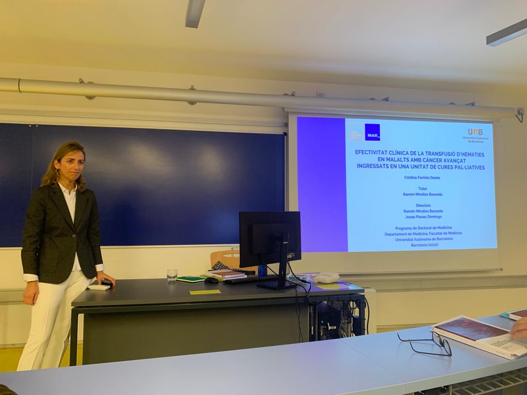 La geriatra Cristina Farriols <a href="/CFarriols/">Cristina Farriols Danés</a> del Servei de Geriatria de <a href="/hospitaldelmar/">Hospital del Mar</a> inicia la defensa de la seva tesi "Efectivitat clínica de la transfusió d'hematies en malalts amb càncer avançat ingressats en una unitat de cures pal.liatives" .
