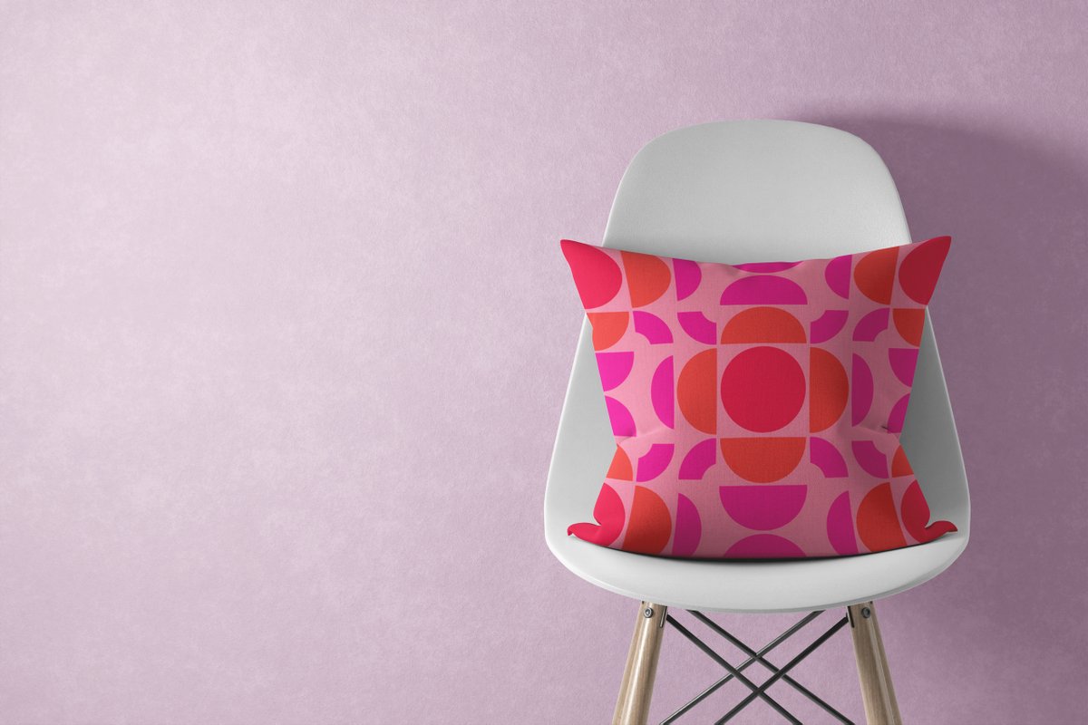 storigraphic's tweet photo. “An unconventional shade for an unconventional time: a new vision”
Hello Viva Magenta! Pantone’s colour of the year for 2023.
Hello to our new Boho Red series 😊
#vivamagenta #pantone #PantoneColorOfTheYear2023 #magentaverse #paperware #homeware #textiles #surfacedesign https://t.co/4T2i4E194u