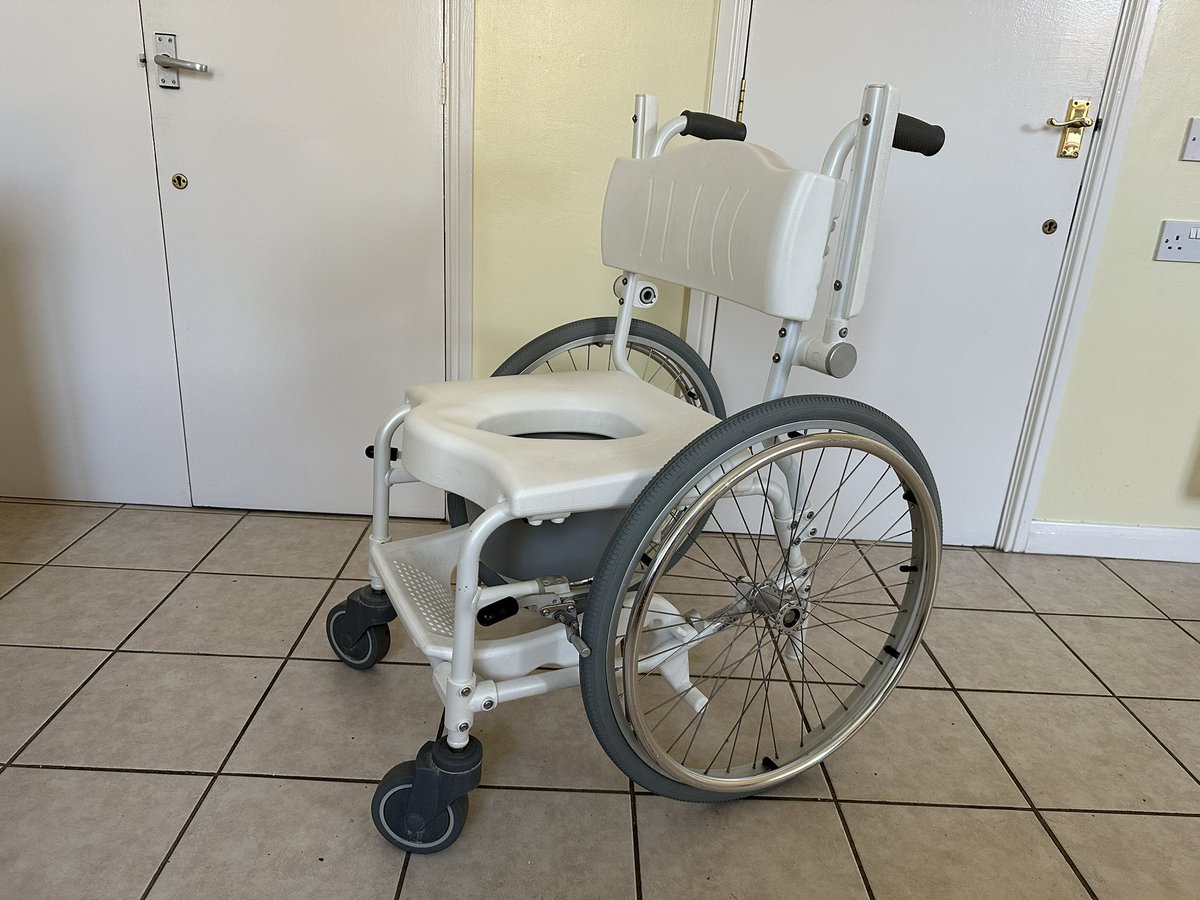 MellwatersB's tweet photo. We have 3 different types of shower chair commode available at no extra cost to your booking. #disabled #DisabilityTwitter #DisabilityInclusion #disabilityaccommodation #accessibility #accessibletourism https://t.co/tQ7ZwXJq73