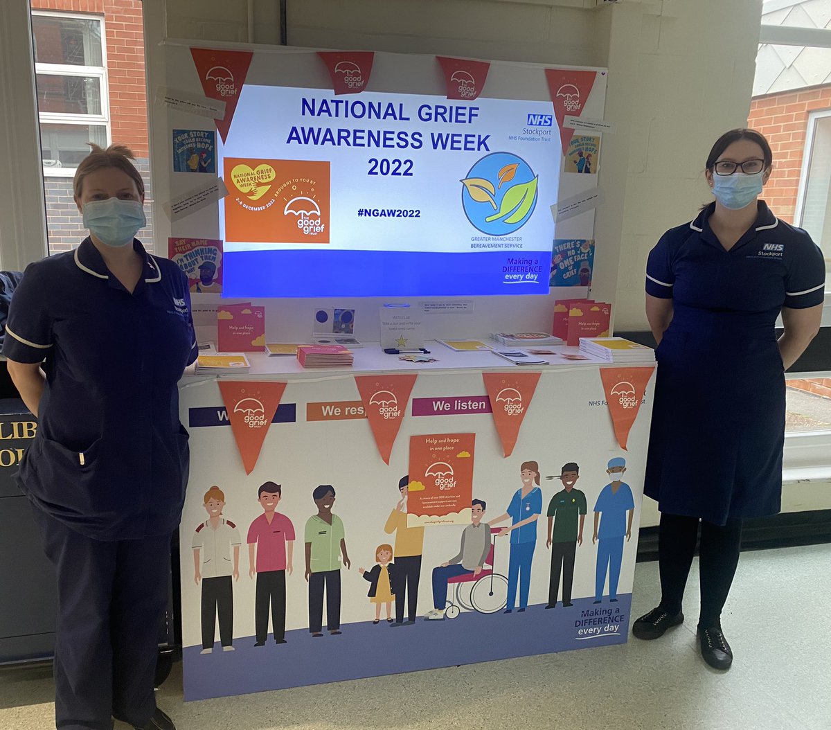 Charlotteryan26's tweet photo. It’s the 1st day of National Grief Awareness Week &amp; at @StockportNHS we have a display with grief &amp; bereavement information. Come along &amp; put a name in our memory jar of someone you want to remember not just today but for everyday @PallCare_SNHSFT @goodgrieftrust @kitkat2279 https://t.co/xrNyNKuUGN