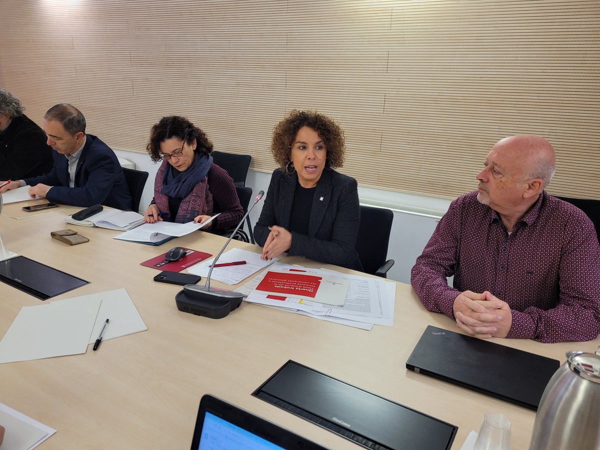 govgirona's tweet photo. 📸 Quarta trobada de la Taula d'impuls de la formació professional a les #comarquesgironines, encapçalada per la #delegada @laia_co i que compta amb la participació de DST i agents econòmics i socials.

✅ La reunió ha servit per definir accions que col·laborin a prestigiar l'FP. https://t.co/G97o8TIqhC
