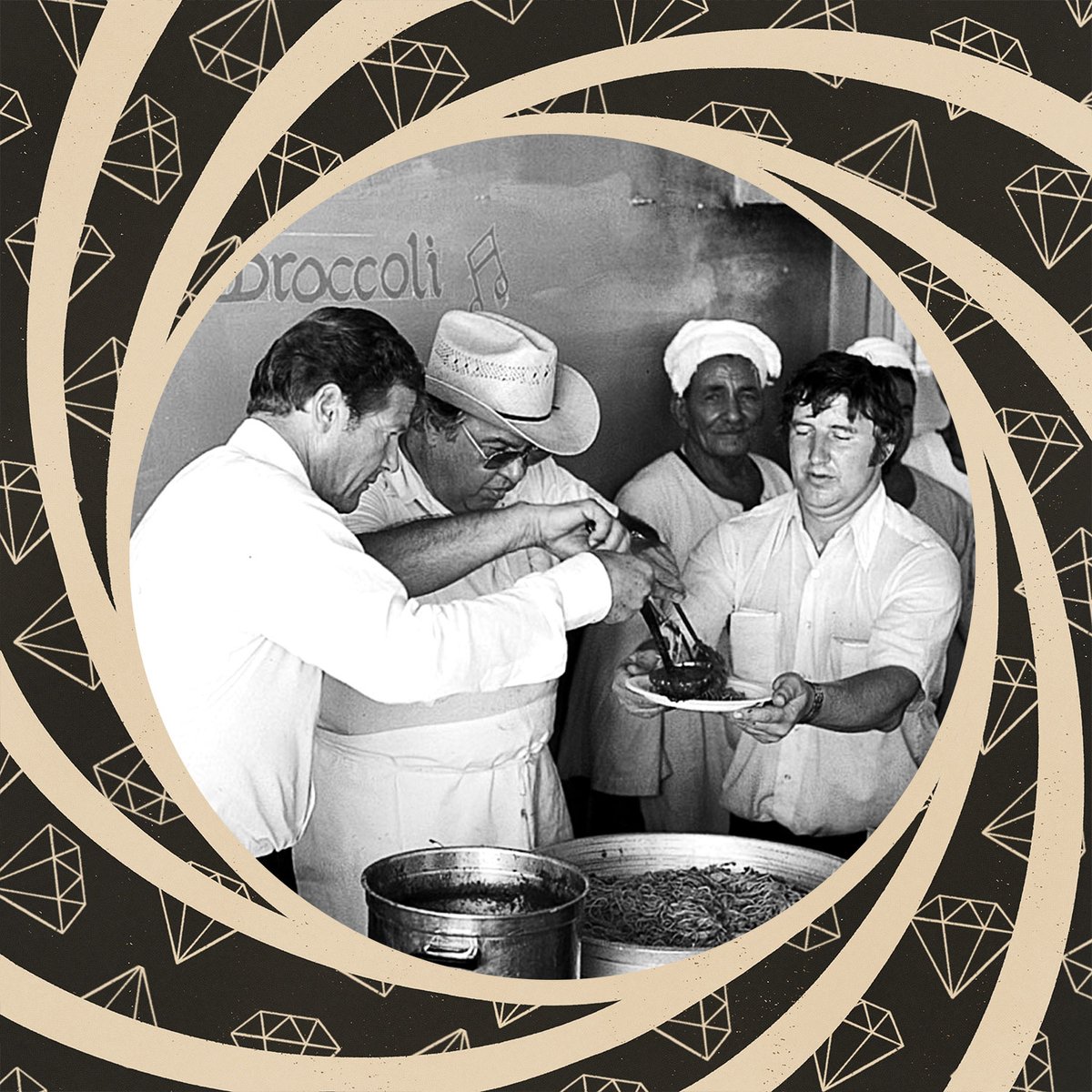 JamesBondAtoZ's tweet photo. T is for #TheSpyWhoLovedMe on the latest #JamesBond A-Z Podcast.
The 1977 Bond film marked the first time #CubbyBroccoli as solo producer and he threw himself the role, cooking for the cast & crew in Egypt.
Listen, rate and subscribe: https://t.co/xbjZyd5sCg https://t.co/grd1rBsss5