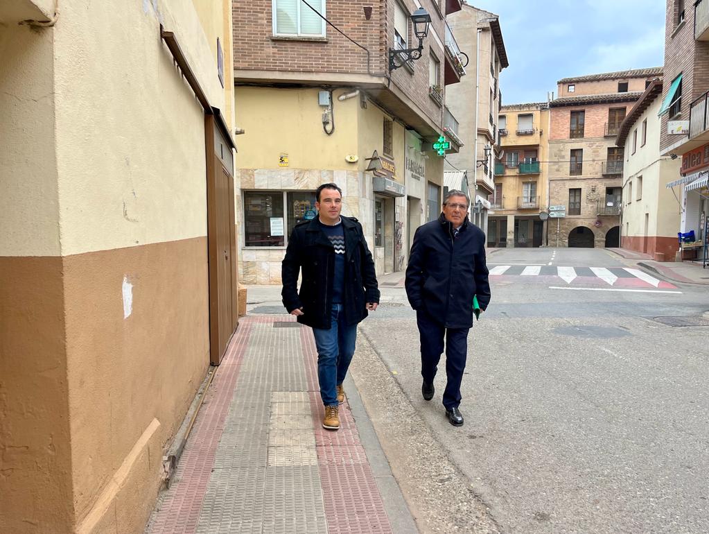 🤝🏻 Mejoramos la respuesta a las necesidades básicas de los vecinos  y vecinas de Murillo de Río Leza firmando un convenio de colaboración para reforzar los servicios sociales 
actualidad.larioja.org/noticia?n=not-…