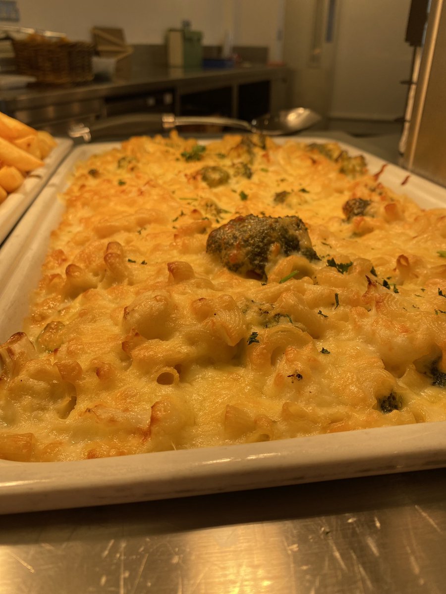 EdithJamesCA's tweet photo. Cauli and broc Mac &amp; cheese https://t.co/2nvd1f6YmD