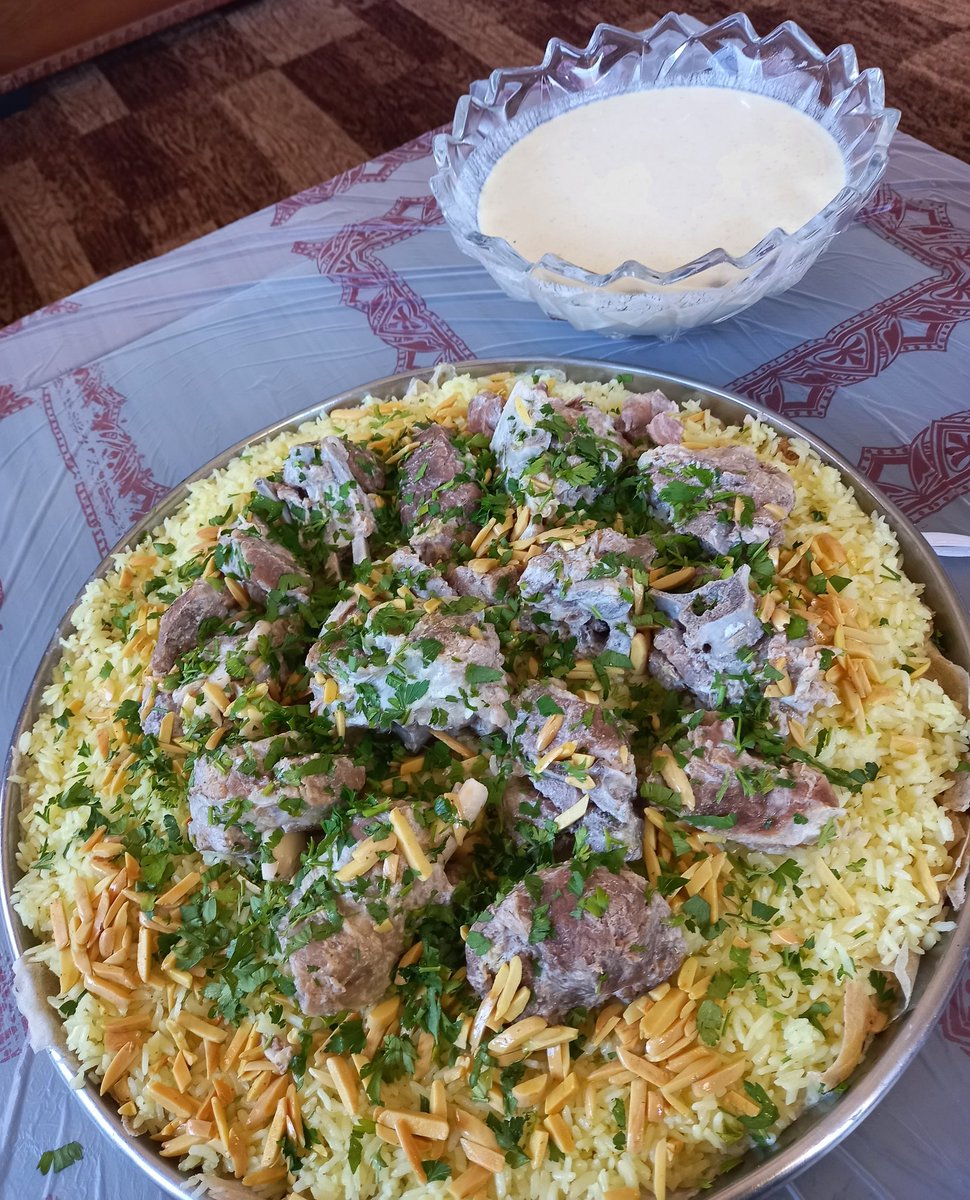 اللي يبينا عيت النفس تبغيه
واللي نبيه عيا البخت لا يجيبه🤍
٠
٠
المهم!
شو طابخين اليوم 😉😋😋