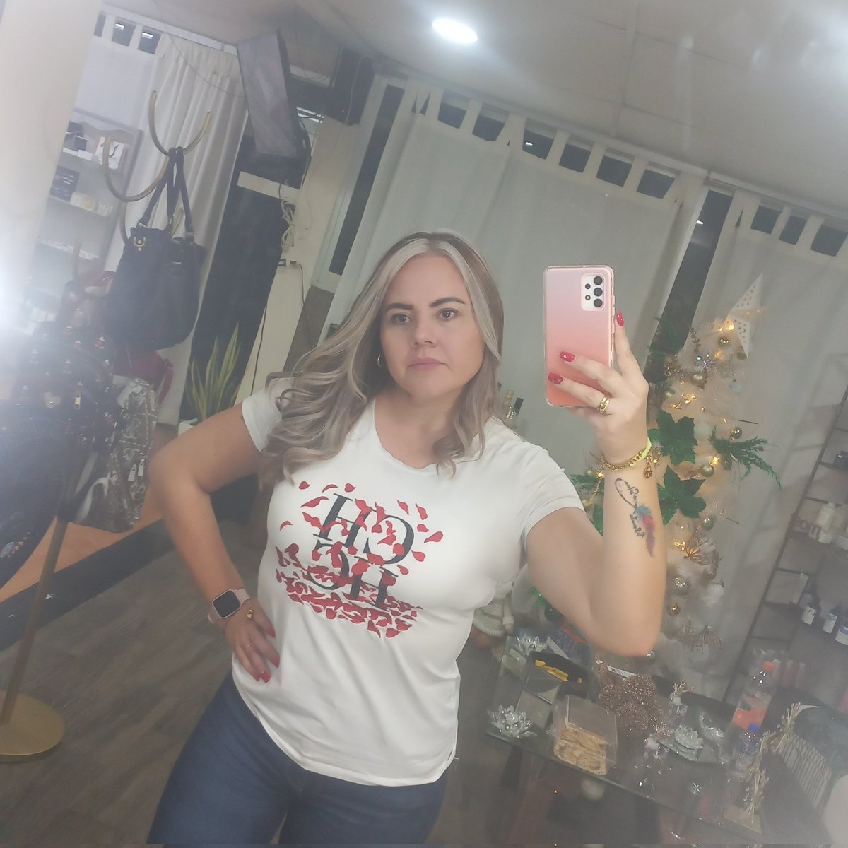 lybysloher's tweet photo. #NuevaFotoDePerfil https://t.co/zhRx7TL2fU