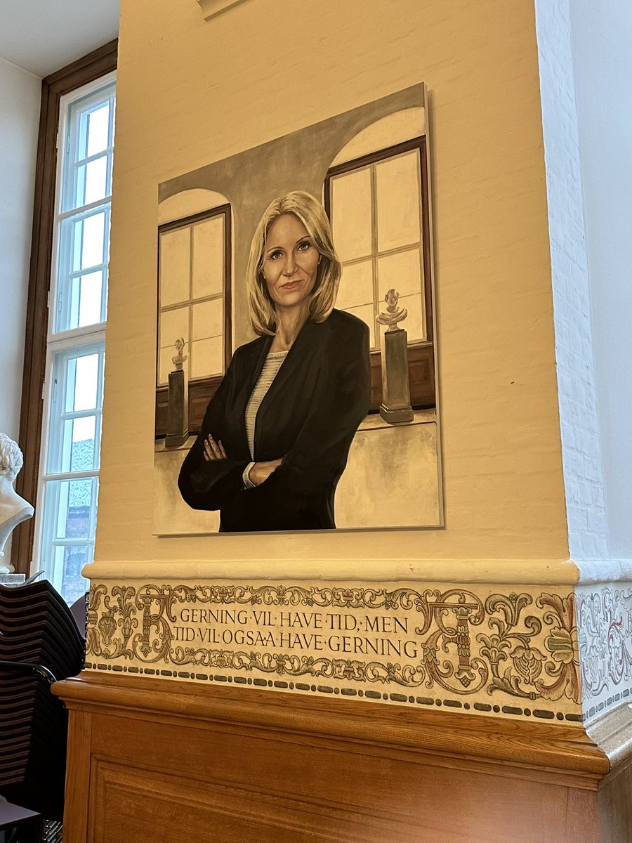 Thank you <a href="/sofielippert/">Sofie Lippert</a> for the interesting tour through the danish Parlament this morning. I learned a lot about the history of democracy in Denmark! Great experience not only for “Borgen” fans #egpcongress