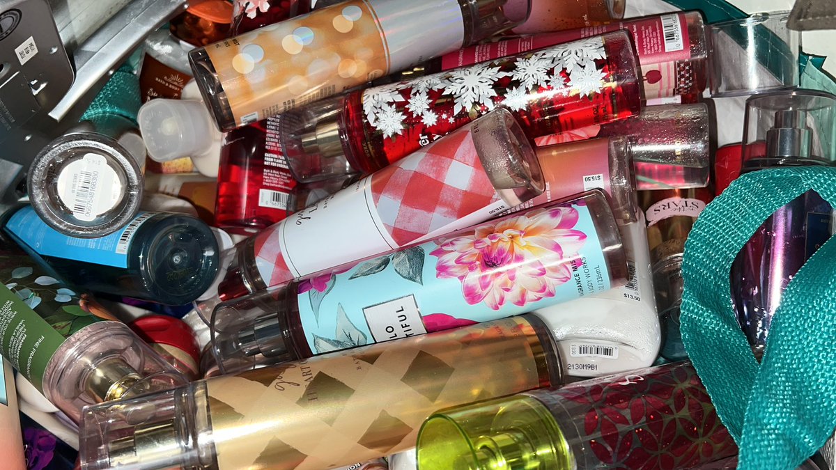 Imperfectionz_2's tweet photo. I’m addicted @bathbodyworks 🤪 https://t.co/oNtjBsb0UK