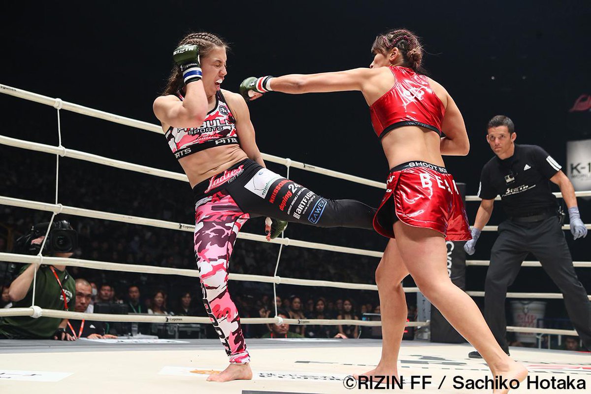 mmaofficials_jp's tweet photo. そういう人たちと一緒に同じ時間を過ごすことができる、そういうことを確信できるということは非常に気分がいいものですし、今我々のやっていること、あなた方のやっていることというのは、本当に知られざる時間と犠牲をたくさん伴って、これらに向きあっていることがよくわかります。
→続く
#r2016 https://t.co/SQLlInD7DC