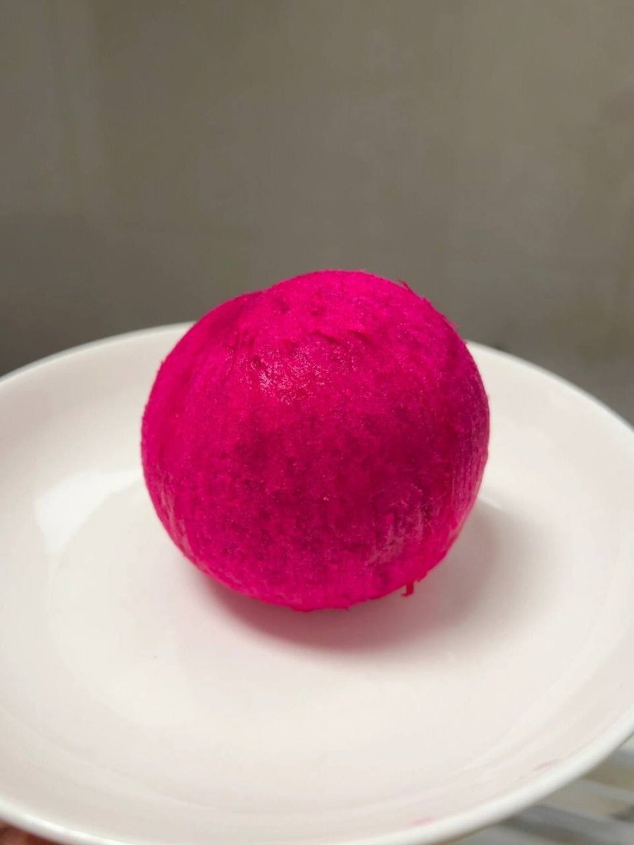 When sleeping, live up to the bed; when busy, live up to the road; when loving, live up to people. Live up to it, good morning💕💕