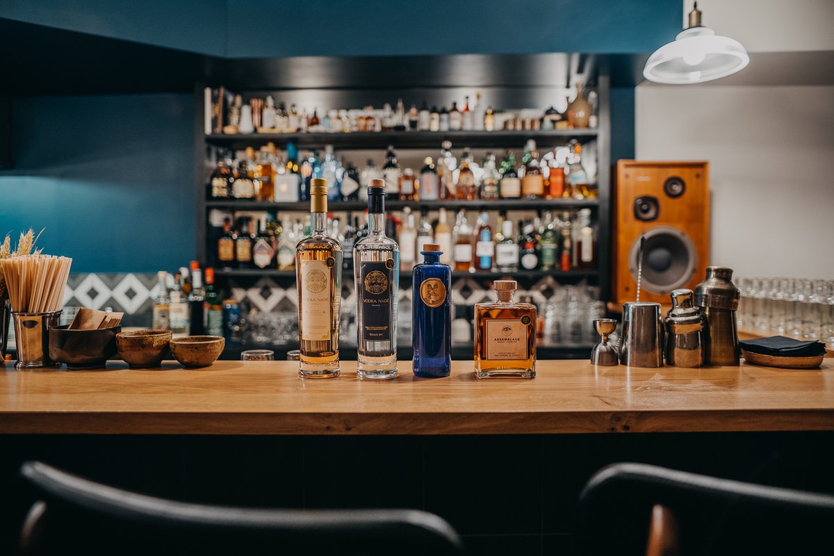 LACAVEXVII's tweet photo. L'hiver arrive, et il est temps de réchauffer les coeurs, les corps &amp; têtes :)

C'est pour cela que nous sommes heureux de vous annoncer la soirée dégustation des créations de la maison Mounicq : Gin, Whisky et Vodka

Date: 8/12/2022
Heure: de 18h à 20h

N'hésitez pas à relayer https://t.co/qCA4fXyhas
