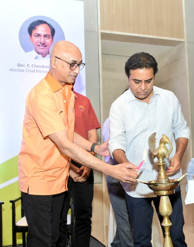 JayGalla's tweet photo. A giant leap for @AmaraRaja_Group. Delighted to announce our strategic partnership with GoTS. Rs.9,500 crs investment MOU signed with #Telangana Govt in the presence of Hon'ble Min Sri @KTRTRS to establish a Lithium-ion Giga factory, creating value and employment. #newbeginnings https://t.co/MfzD0FYc6f