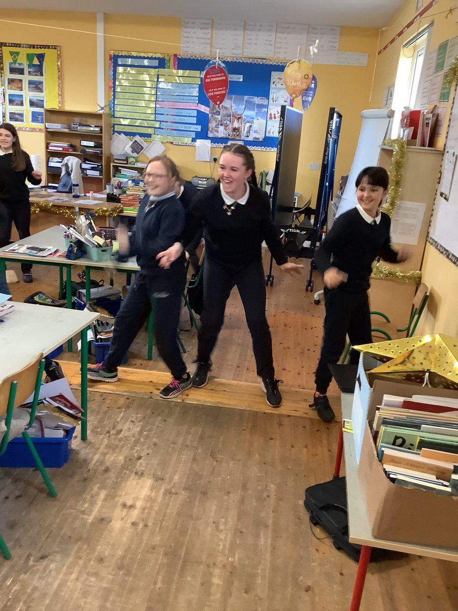lacken_ns's tweet photo. Keep moving but make it Christmassy. We did the Crazy Santa Claus dance! @ActiveFlag @PDST_Hwellbeing @HealthyIreland https://t.co/xnlqQP2VcX