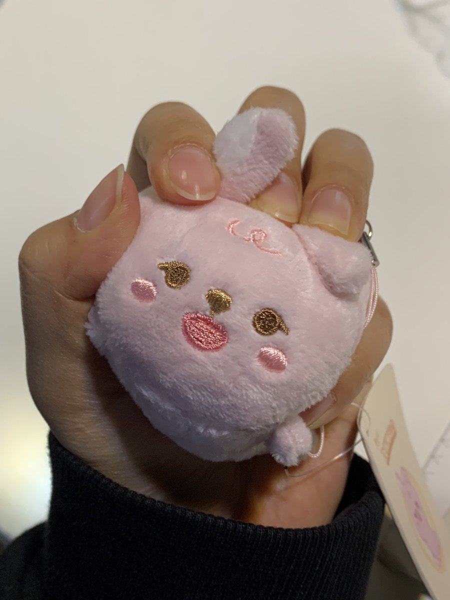 이 조그마한 뇨석이 내 행운을 모두 가져다줄껏처럼 생겼잖냐...