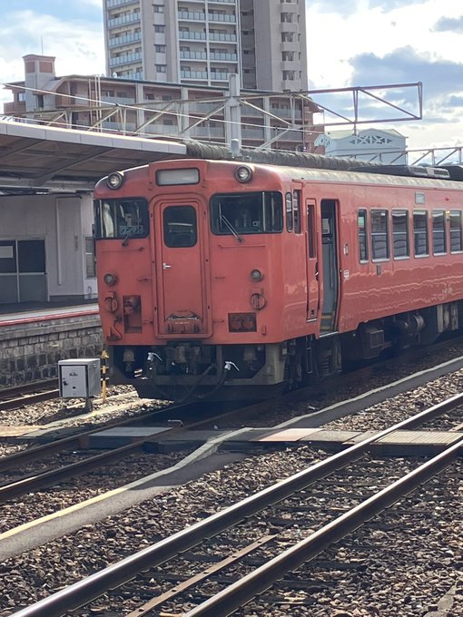 岩国駅
山陽本線特有の黄色いのは時間の都合撮れませんでした、残念 