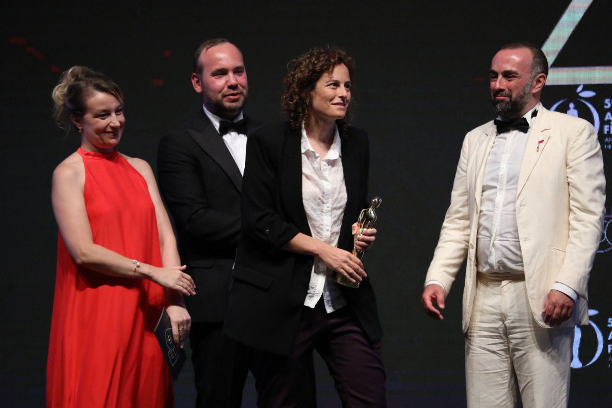 antalyaffint's tweet photo. At the 59th Antalya Golden Orange International Feature Film Competition, the Special Jury Award was awarded to the film 'Valeria is Getting Married' by Michal Vinik.
59thGoldenOrange #AntalyaFF2022 #FilmFestival 
#Antalya #ValeriaIsGettingMarried https://t.co/QpUyGHx7pq