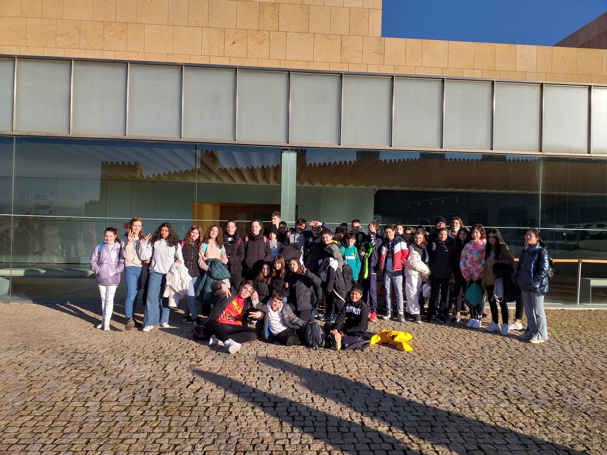 IESADAJA's tweet photo. Los alumnos de 1º E.S.O. viajan a Ávila para disfrutar de Belcebú, una obra sobre el Acoso escolar. 🚌📚🙇‍♂️
#somosadaja #somoseducacyl https://t.co/bVzlemziW9