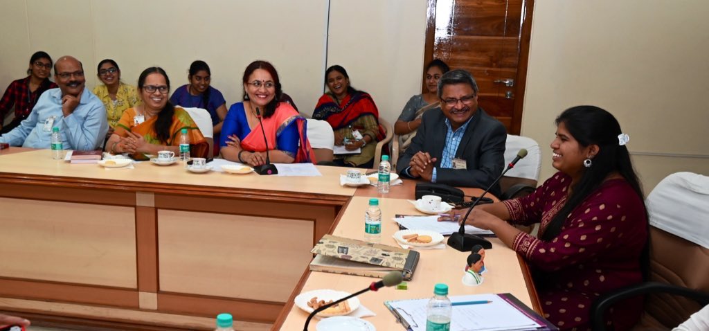UKinHyderabad's tweet photo. It's great to hear the innovative ideas from young women of @GnitsI 
who presented their deep-tech ideas, as part of their pre-incubation cohort. 

I learnt a lot listening to these amazing ideas. https://t.co/eZAGxmLNZD