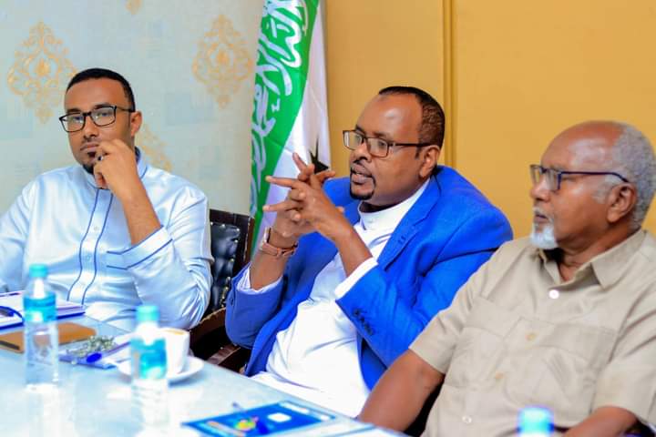 SLNDGGC's tweet photo. Hagayaashan oo ka kooban Toddoba hage, waxaanay leeyihiin qaybta darajooyinka lagu qiimeynayo(Scoring Rate). 
Waxaana dood iyo falanqayn ka dhiibtay Agaasime Waaxeedyada @SLNDGGC.
Diyaarinta Hagayaasha waxa kala shaqeeyay @SLNDGGC Khuburo Ajaanib ah &amp; aqoonyahano dalka u dhashay. https://t.co/IJ4srHK7Wj