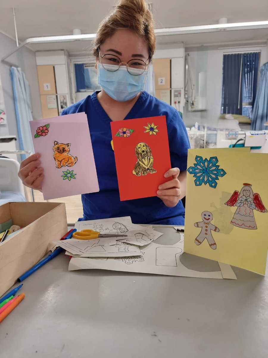 At Elgar, we love working with our patients who are full of life. Today, we make Christmas cards for their loved ones and we are pleased to see their enthusiasm! I am proud of our activity coordinator Imy, who keep the patients engage and enjoy staying with us in EEU.