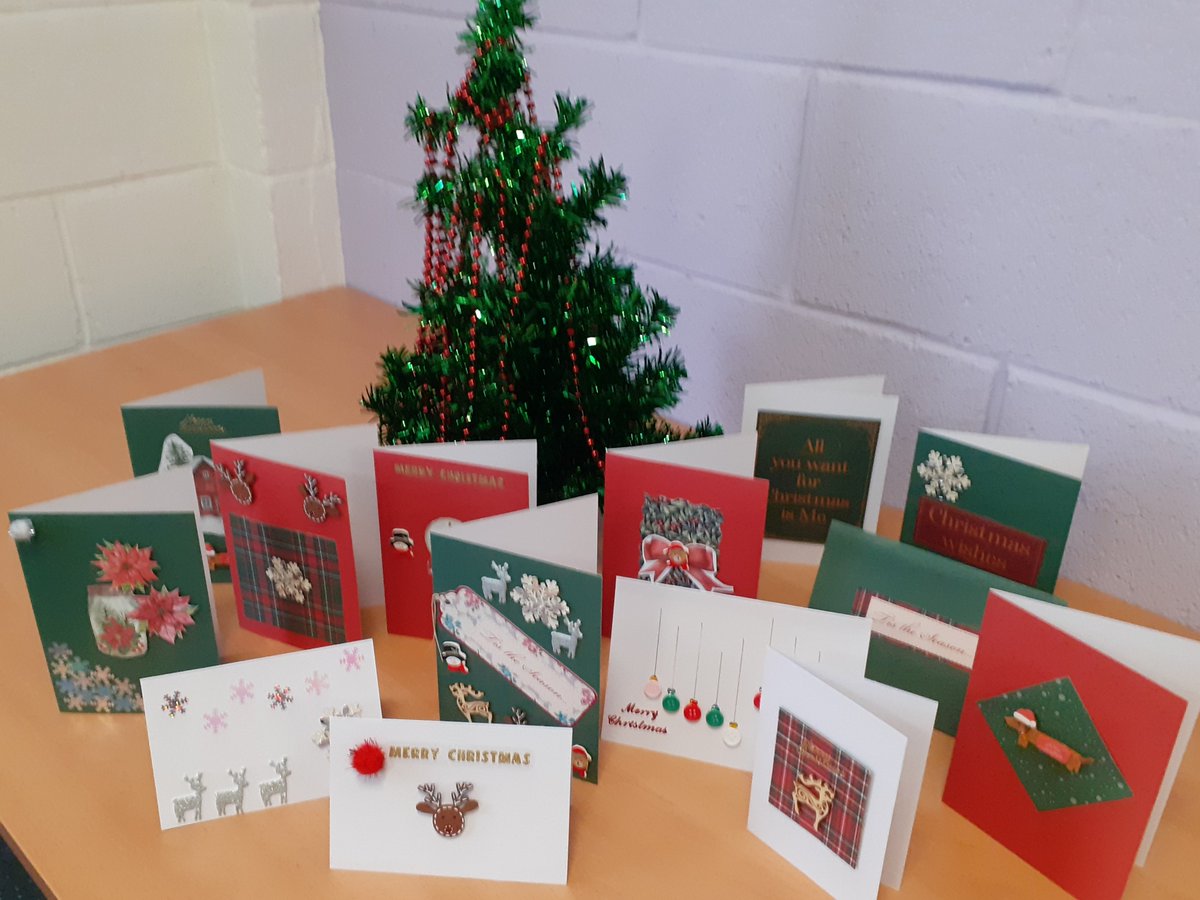 YouthActionNI's tweet photo. Festive card making workshop with the EVOLVE group in @amhNI New Horizons, Antrim! #creativity #wellbeing #christmasiscoming #Lifemaps https://t.co/njiZ8EdC1p
