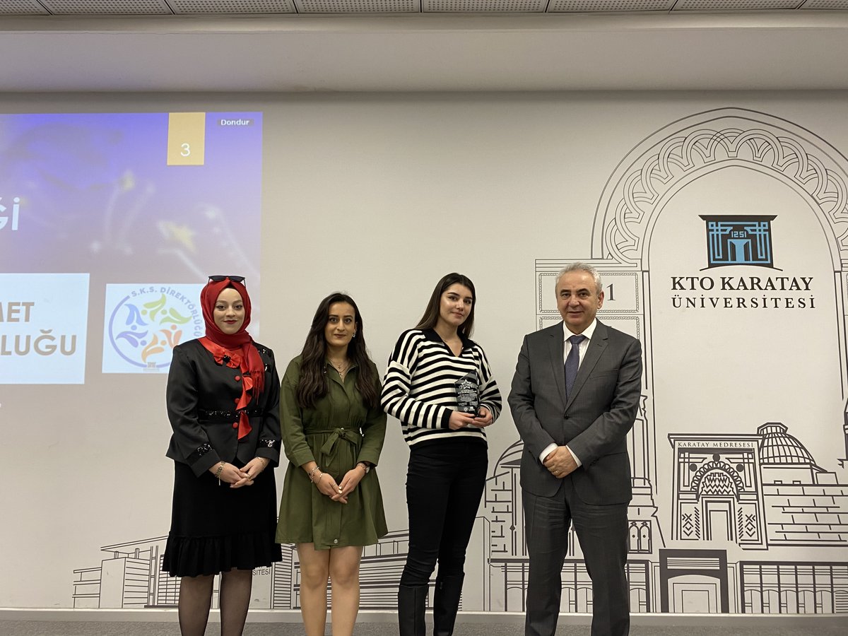 Öğrenci Toplulukları Ödül Töreni 22'de Yılın En Anlamlı ve Duygusal Etkinliği Ödülünün Sahipleri;
💬Beni Fark Et Etkinliği ile;

▪️ Genç Kızılay Topluluğu
▪️ Çocuk Gelişimi ve Eğitimi Topluluğu
▪️ Sosyal Hizmet Etkileşim Topluluğu