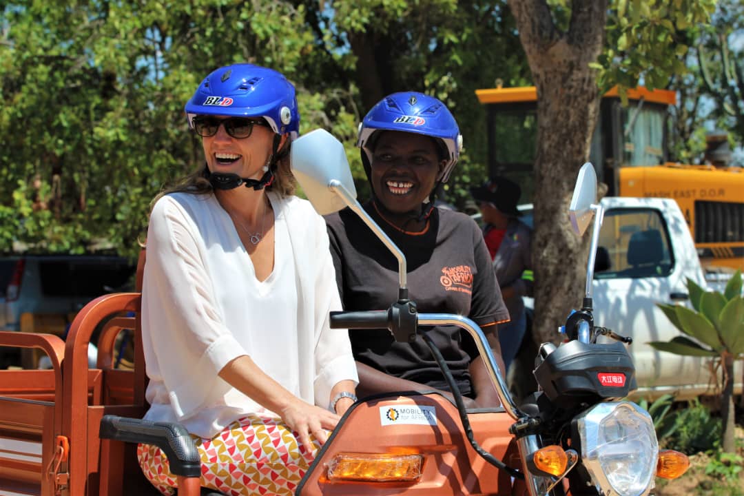 🤝ARE Member <a href="/InfracoAfrica/">PIDG Project Development – Africa (InfraCo)</a> has signed an agreement committing $2m to scale the offering of another ARE Member <a href="/MobilityAfrica/">MobilityAfrica</a>, an #electric mobility company delivering #etricycles and #solarpowered battery charging solutions in rural #Zimbabwe.

🔗ruralelec.org/news-from-are/…