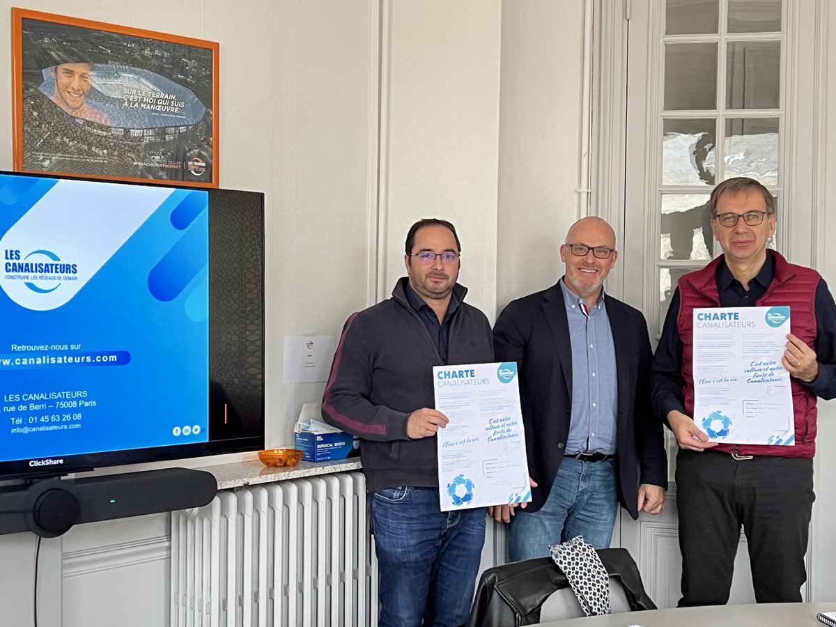 Ce matin, réunion des ⁦<a href="/Canalisateurs/">Les Canalisateurs</a>⁩ ⁦Centre VdL avec nbx sujets abordés : Rdv le 22 mars pour la journée mondiale de l’eau dans un lieu qui va vous étonner ( teasing 😉) Remise de la charte Canalisateurs par ⁦<a href="/OLoiseau37/">LOISEAU Olivier</a>⁩ à ADA Réseaux et REHA Assainissement 👏