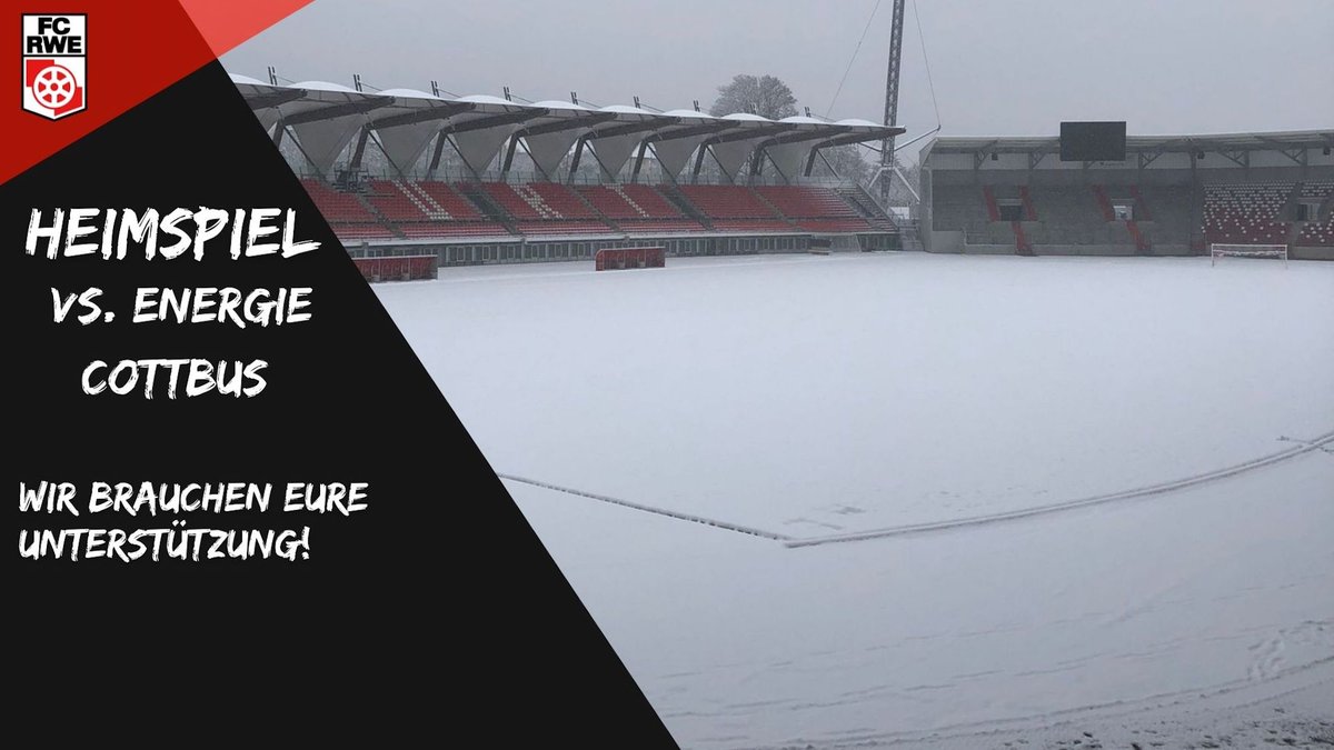 ROTWEISSERFURT's tweet photo. Der Wintereinbruch hat unseren Rasen im Steigerwaldstadion komplett mit Schnee bedeckt - um unser Spiel am Sonntag austragen zu können, benötigen wir eure Unterstützung! 
Alle Informationen 👉 https://t.co/kVYyrXAu7L 
_______
#RWEFCE #FCRWE https://t.co/ytP7IXaIRf