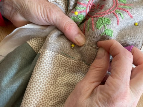 Friendship Quilt: Community Sewing Heals Isolation

“It was wonderful, everyone really enjoyed themselves and absorbed in this simple activity, opened up and began to talk about their previous sewing experiences...we really had a giggle!”

Read full blog: cov19chronicles.com/friendship-qui…