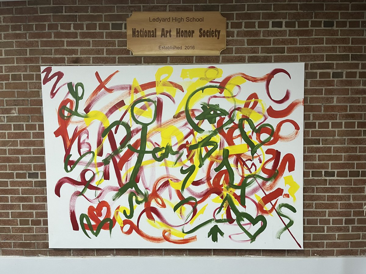 The canvas is looking so good with our 2022 inductee “signatures” 💚⭐️🧍