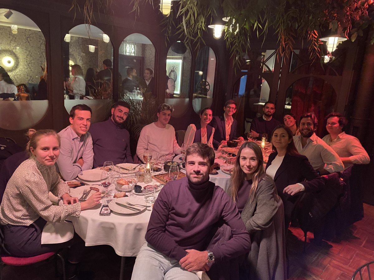 Aprovechando la visita a Madrid ayer monté una cenita con algunos de los juniors más cracks de VC en España  - con representación de Seaya, Kibo, K-Fund, JME, Adara, All Iron, Swaanlab, Bonsai y Burda. Ganas de la próxima!