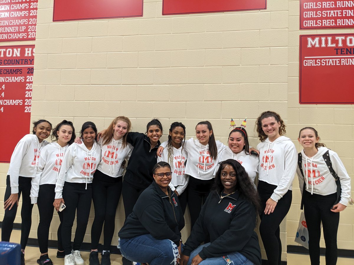 MariaJiram's tweet photo. Our Milton dancers rocked it!! Great performance! #MiltonHS #Eaglepride #reptheM https://t.co/2iZSjy4HQB