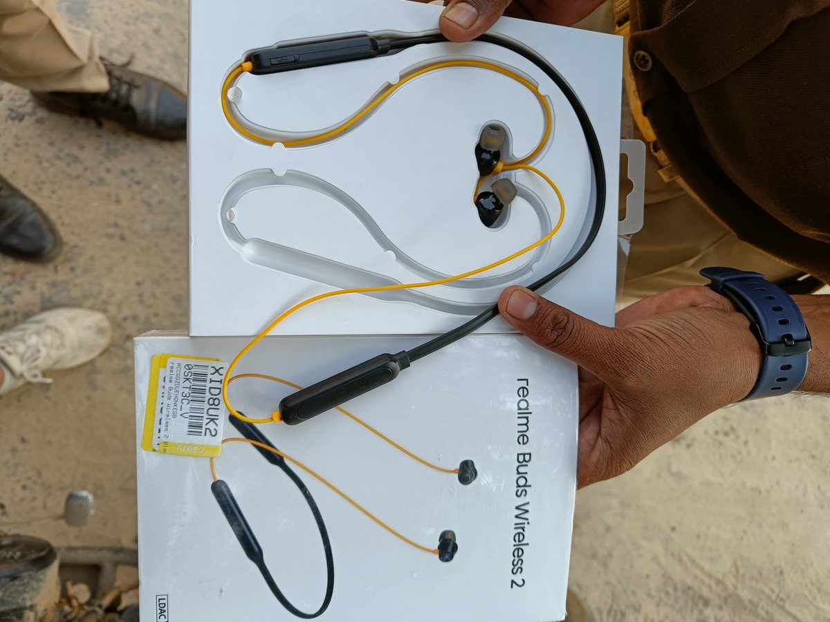 Ravin87942522's tweet photo. @Flipkart wrong item received.I was given a wrong product by the delivery boy. I said, change it, then it is said that now nothing will happen, I do not know how this happened. https://t.co/UUKl8MUm3u