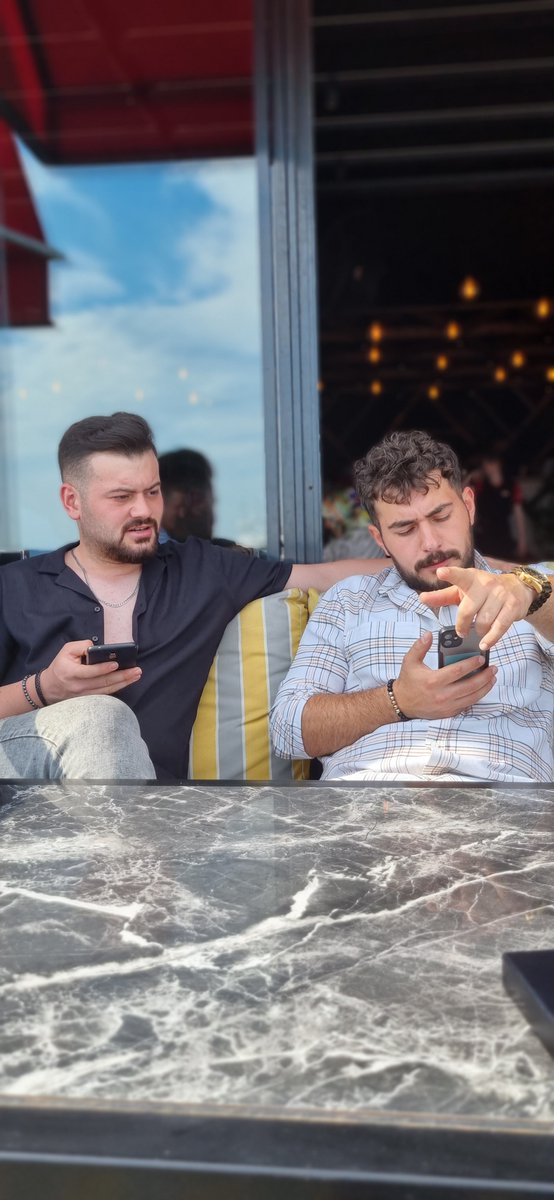 Oo kimler varmış burada <a href="/Berkayesmer34/">Berkay</a> <a href="/Emrtrlmz/">Emre</a>