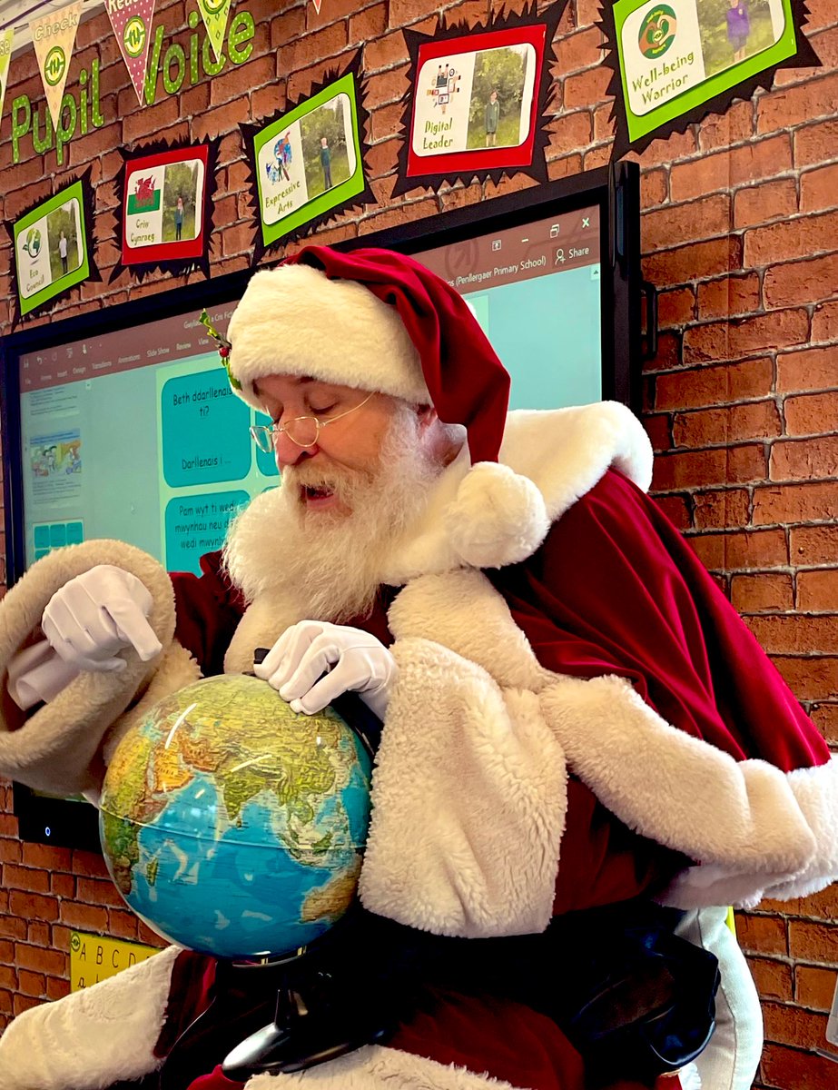 PenllergaerP's tweet photo. Year 5/6 were thrilled with our special visitor today 🎅🏼 Thank you to our wonderful PTA for bringing him along today! ❄️ https://t.co/Fcf180Kgdf
