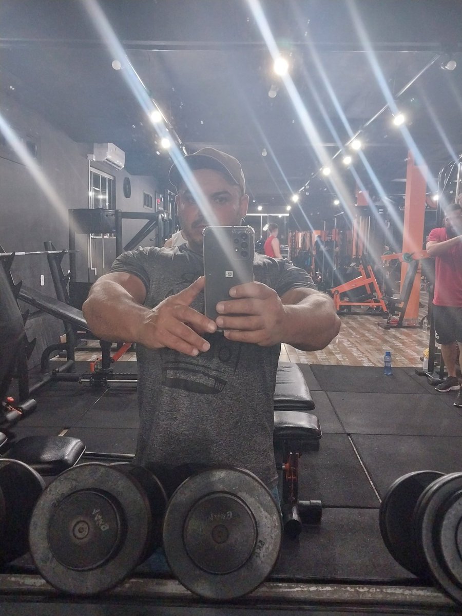 VGesseiro's tweet image. Treino top