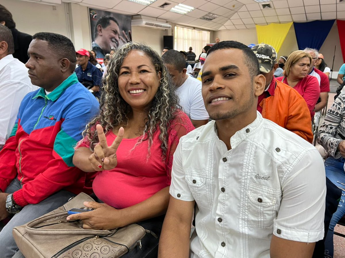 Llena de alegría entregamos 12 reconocimientos a productores agrourbanos del edo. Yaracuy que fueron financiados con el programa "Proteína pa' la familia" del Plan Agrourbano Carabobo 200 y que han cumplido exitosamente la retornabilidad.
<a href="/NicolasMaduro/">Nicolás Maduro</a> 
#ExpoPortuguesa2022