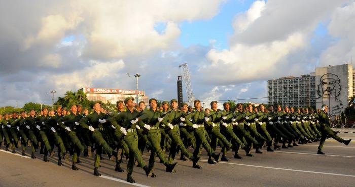Felicitaciones a nuestras gloriosas Fuerzas Armadas Revolucionarias en su #66DeVictorias, protagonistas de múltiples batallas, a la vanguardia en la primera línea de batalla, siempre defendiendo a #Cuba y su soberanía.
#DíaDeLasFAR