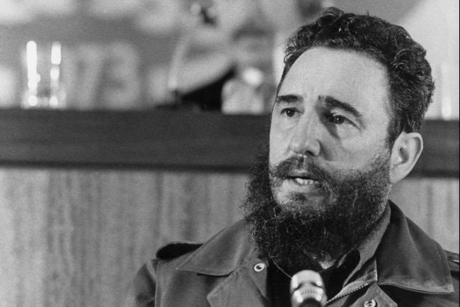 #Fidel: "Nuestra Revolución nació así de una pequeña semilla que hoy se ha convertido en gigantesco árbol; es sueño secular de ayer transformado en hermosa realidad de hoy, voluntad de pueblo convertida ya en un pedazo irreversible de la historia". 
(2/12/1976)