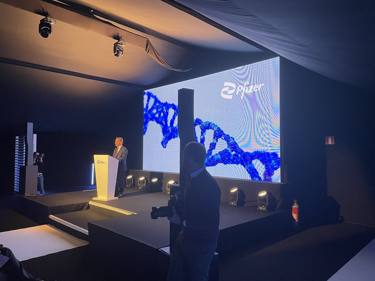 Ongelooflijk blij met de investering van liefst 1,2 miljard die Pfizer in Puurs aankondigt. Een kroon op het werk van zovelen tijdens de coronacrisis én een hoopvol perspectief voor de toekomst van de biotech en de farmasector in Vlaanderen. Proficiat!
