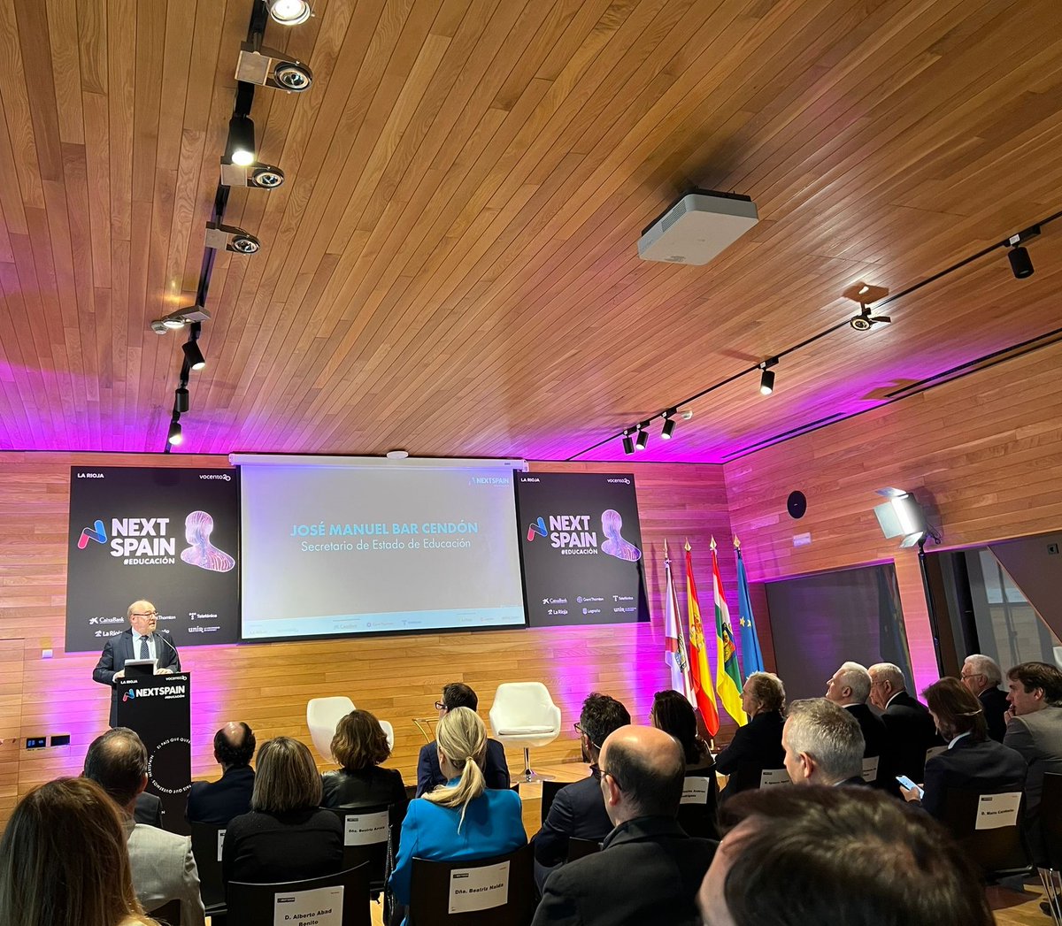 CsLogrono_'s tweet photo. 🍊 La concejala de Cs en el @AytoLogrono @RociFernandezCs ha participado esta mañana en la jornada #NextSpain que han organizado @lariojacom @Vocento y en el que se han abordado las profesiones del futuro y la formación profesional y continúa. La Educación como pilar fundamental. https://t.co/0tnhwWj9bc