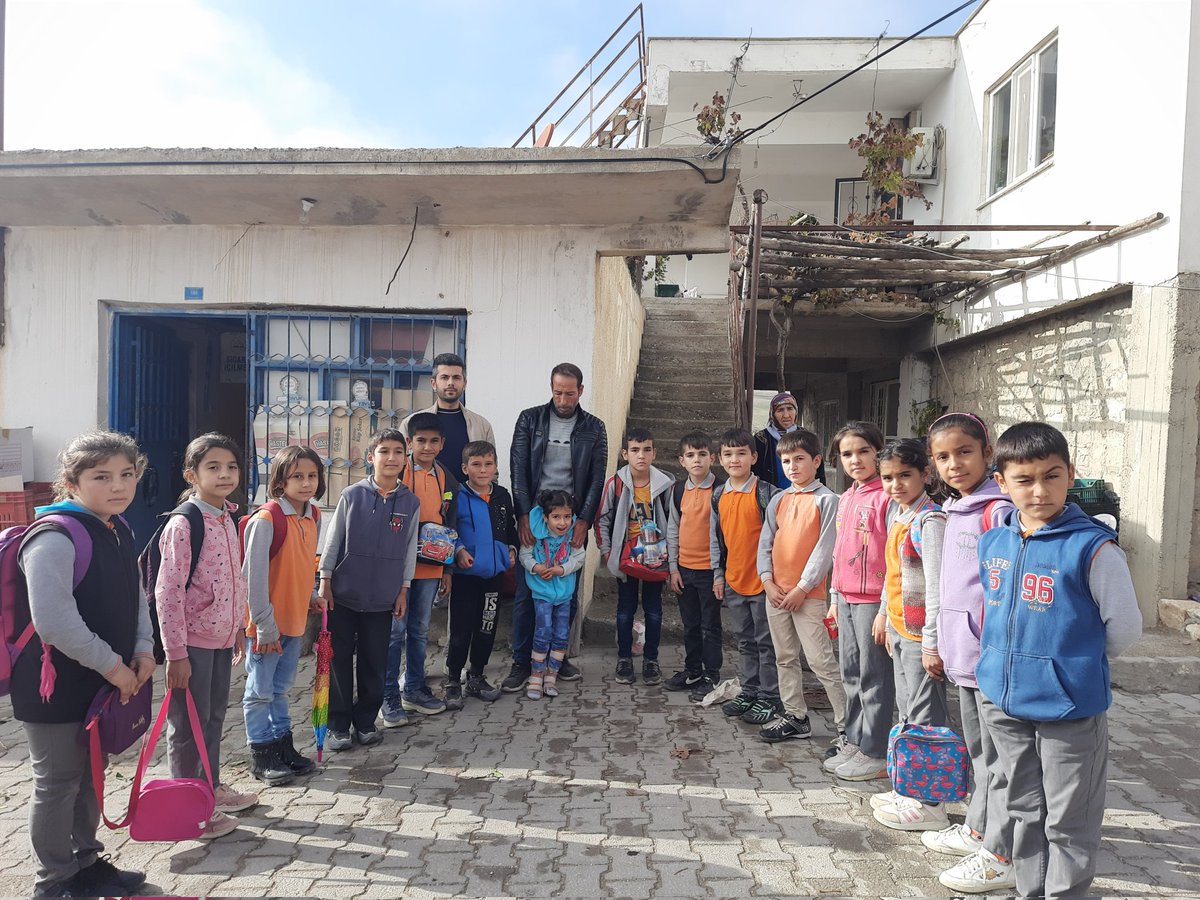 MutAlacam's tweet photo. Okul olarak öğrencimiz İkra'yı ziyaret ettik. Bizler çok heyecanlandık. Misafirperverlikleri için ailesine teşekkür ederiz.

@MersinMEM @AdemKoca46 @mut_mem @harungergin @Omer_okur33 @ibrahim_oguz @Abdullah_Bayt79 @ErdovanMehmet @Zelihasahin2802 @Esmeyenesma @fatma_sedaa https://t.co/cvcK12enJj