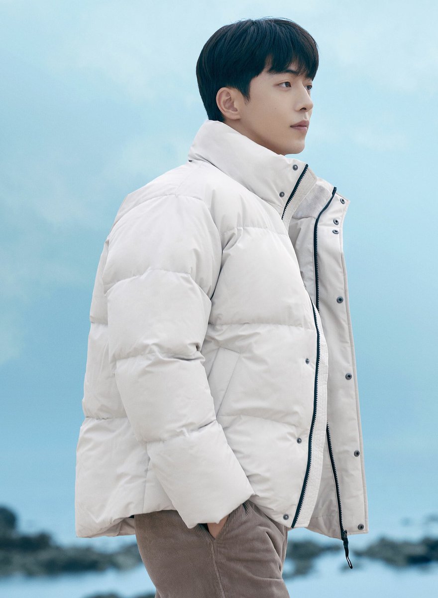 skawngrru's tweet photo. the weather is getting cold as we reached the end of the year. please dress warmly, everyone. https://t.co/qdLDffYIU1
