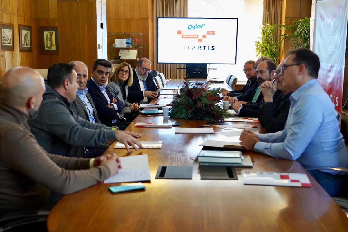 🔴 Hoy nos hemos trasladado hasta las instalaciones de nuestro socio @ACOR_COOP, en Olmedo (Valladolid), para celebrar la última reunión de #JuntaDirectiva de #Vitartis de 2022.
¡Muchas gracias por recibirnos y compartir con nosotros todos vuestros nuevos proyectos e iniciativas!