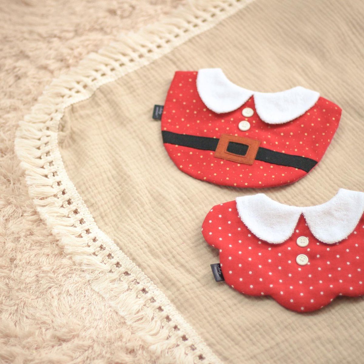bey_baby_canvas's tweet photo. クリスマススタイにもカジテック様のプラスナップをたくさん使わせて頂いてます♡
ボタン風のプラスナはフェイクとしても使えるしゴールドのプラスナは高級感出る!布作家様におすすめです!♡
カジテック様@KAJITECH1
#ハンドメイド好きさんと繋がりたい #初心者 #cherrylabel #ハンドメイド作家 https://t.co/DN8HCbjdBx