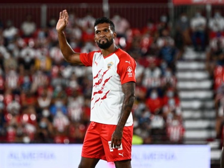 Adolfogs__'s tweet image. 🔴⚪️ Según @entrenadoresfut, el Granada habría preguntado por la situación de Dyego Sousa.

🤝 El club nazarí estaría interesado en una cesión hasta final de temporada.

🇨🇴 La llegada de Luis Suárez a la UDA le dejaría con escaso protagonismo, por lo que podría ser una opción.